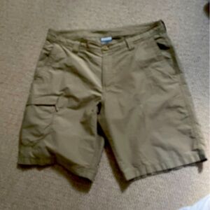 Columbia - men’s ripstop nylon shorts. Size 36w x 10” inseam